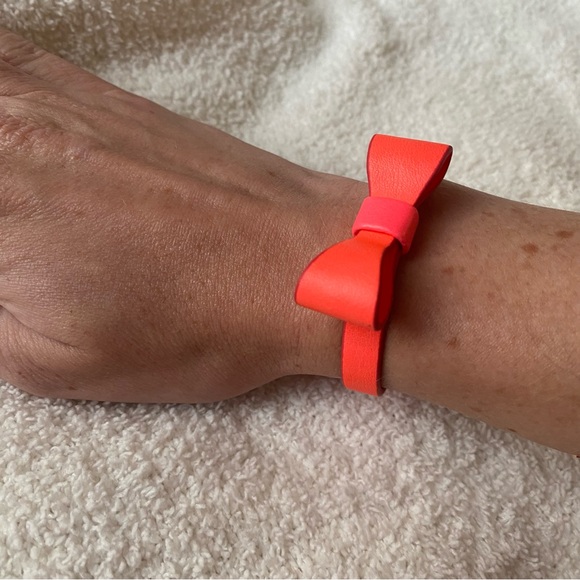 Pink Bow Bracelet - Picture 4 of 4